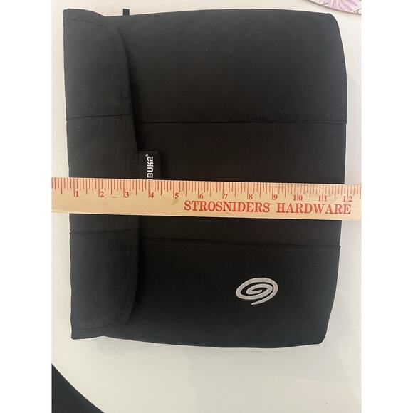 Timbuk2 quilted laptop sleeve Black 14'' x 12” - Picture 5 of 7